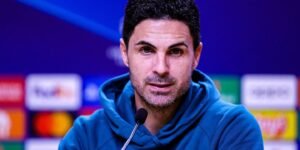 Mikel Arteta in Arsenal’s dugout
