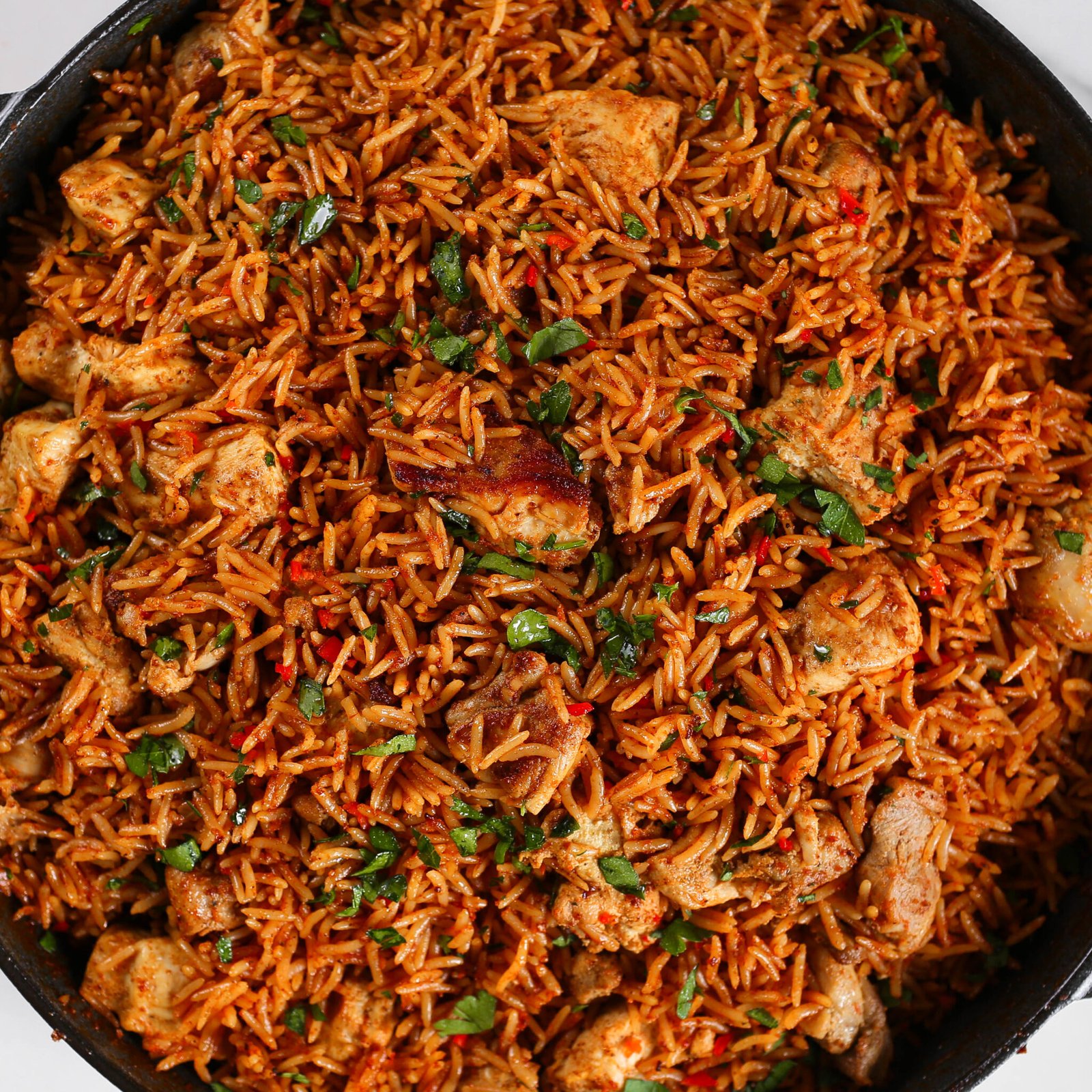 Long-grain Sella basmati rice and tender cooked chicken pieces mixed in a rich tomato and butter sauce.