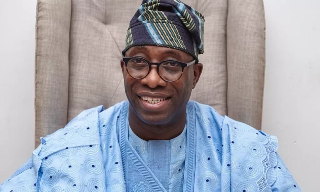 Otunba-Segun-Showunmi